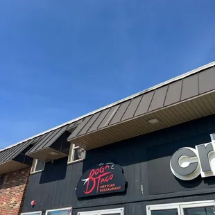 the outside of a restaurant