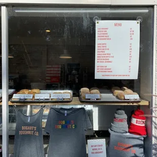 Outdoor shopfront (COVID compliant).
