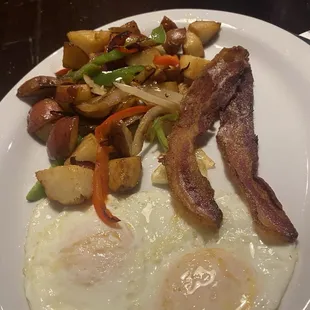 Bogeys breakfast with crispy bacon