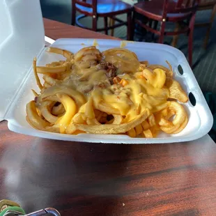 Chili cheese fries! YEAHYA!