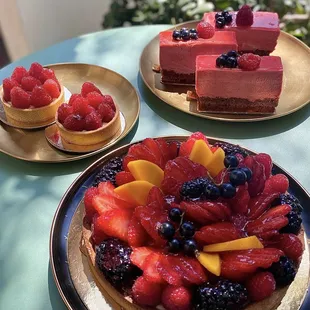 Berries Tart Medium, Raspberry Mousses and Tarts