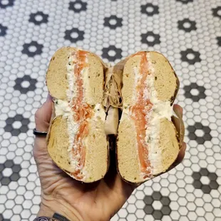 Bagel w cream cheese &amp; lox