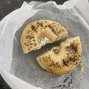 Poppyseed with scallion and everything cream cheese