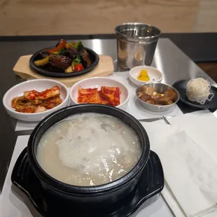 Sullung tang and banchan