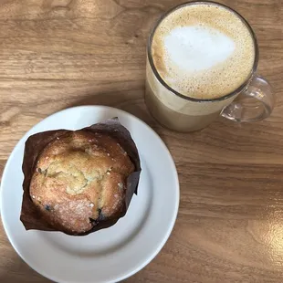 Blueberry Muffin. Pollinator latte