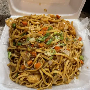 Garlic noodles with shrimp