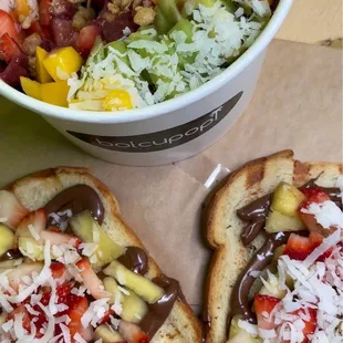 Smoothie bowl and sweet sandwich