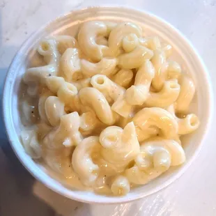 Mac n cheese appeared watery, but it actually possessed a nice flavored white cheddar sauce!