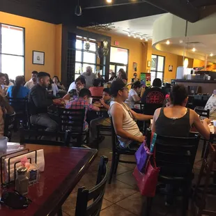 Packed house around brunch time!