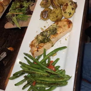 Pistachio salmon