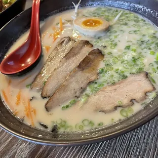 TONKOTSU RAMEN