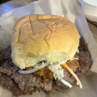 Carolina burger- slaw, chili, onion