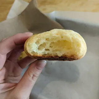 traditional pao de queijo