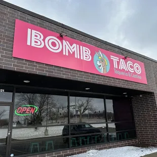 Front entrance facing Maple