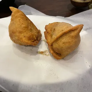 Vegetable Samosa (2 pc)