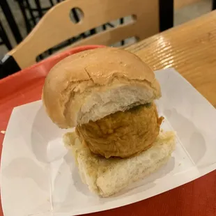 Vada pav