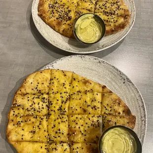 GARLIC NAAN BITES