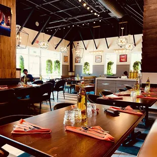 sushi and sashimi, interior