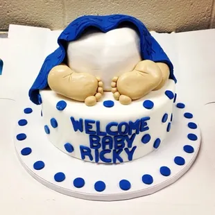 Baby shower cake