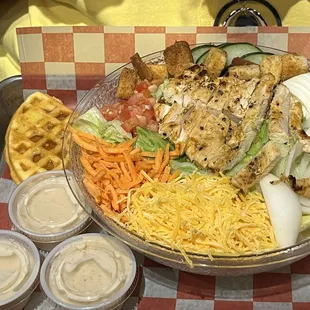 Bombshell Salad with grilled Chicken
