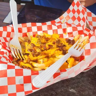 Chili cheese fries