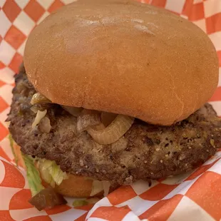 Burger w grilled onions