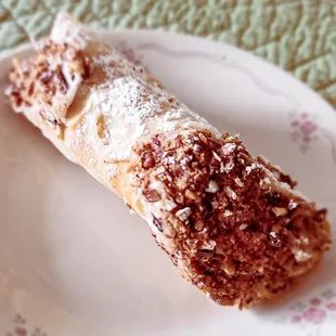 Detroit's Best Cannoli