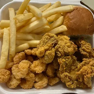 Seafood combo - shrimp &amp; oysters - fantastic!