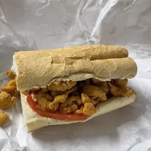 Crawfish po&apos; boy