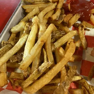 Ohh the fries are so GOOD!