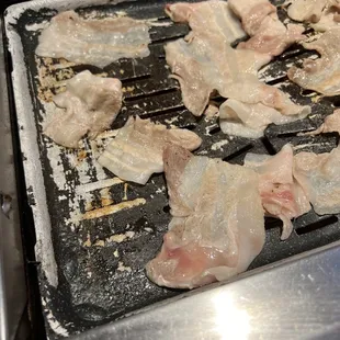 Horrible grill condition. Peeling and crusting off and getting on the meat