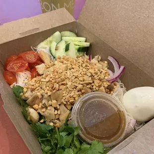 Noodle salad with an iced green tea