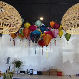 Added more decorative lanterns
