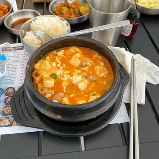 21. (Beef Intestines Soon Tofu)