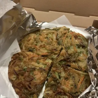 27. (Korean Seafood Pancake)