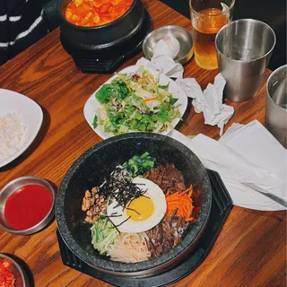 29. (Hot Stone Pot Bibimbap)