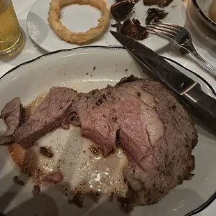 The cap was medium and the beef had no flavor