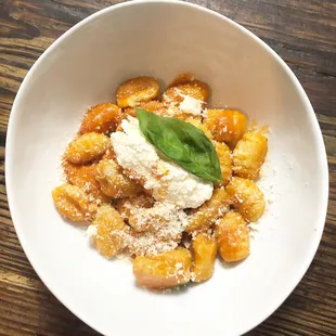 chicken wings and fried chicken, food