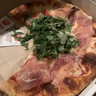 Prosciutto pizza