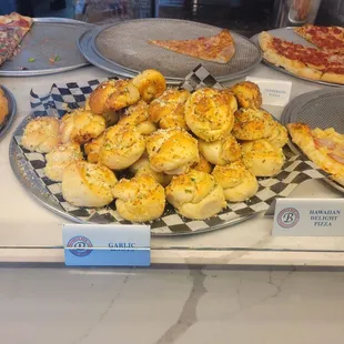 Garlic knots