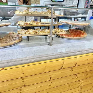 interior, pizza