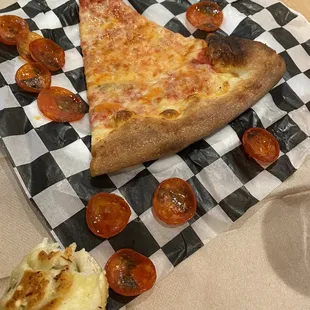 Pepperoni pizza