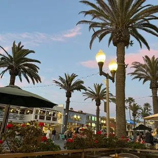Outdoor seating - it&apos;s a vibe