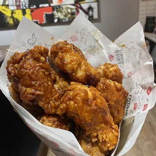 fried chicken, fried chicken wings, chicken wings and fried chicken, food, chicken, bbq chicken, chicken wings, bbq wings, poultry