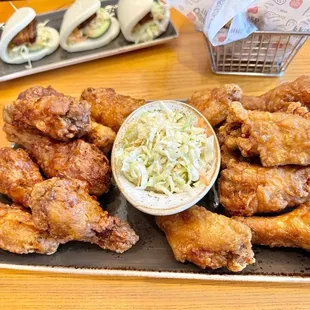 chicken wings and fried chicken, fried chicken, bbq wings, bbq chicken, chicken wings, fried chicken wings, poultry, chicken, food