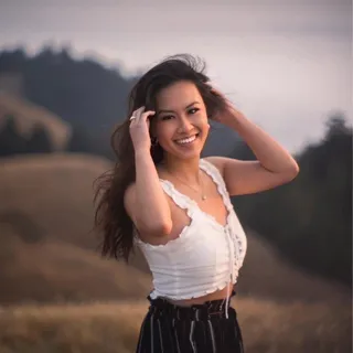 Elisa C.