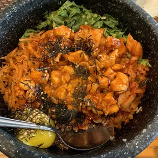 Bibimbap with spicy chicken