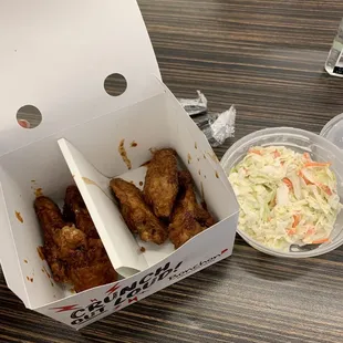 chicken wings and fried chicken, bbq wings, poultry, chicken wings, food, fried chicken wings, fried chicken, chicken, bbq chicken