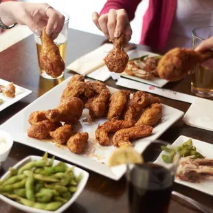 food, chicken wings and fried chicken