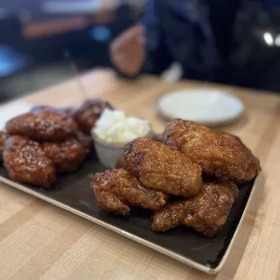fried chicken wings, chicken wings and fried chicken, chicken wings, chicken, food, poultry, bbq wings, fried chicken, bbq chicken